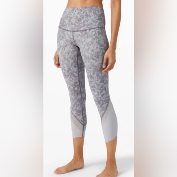 Lululemon Wunder Under Crop High-Rise Roll Down Scallop Luxtreme 23" Ice Grey S8 - Picture 1 of 9